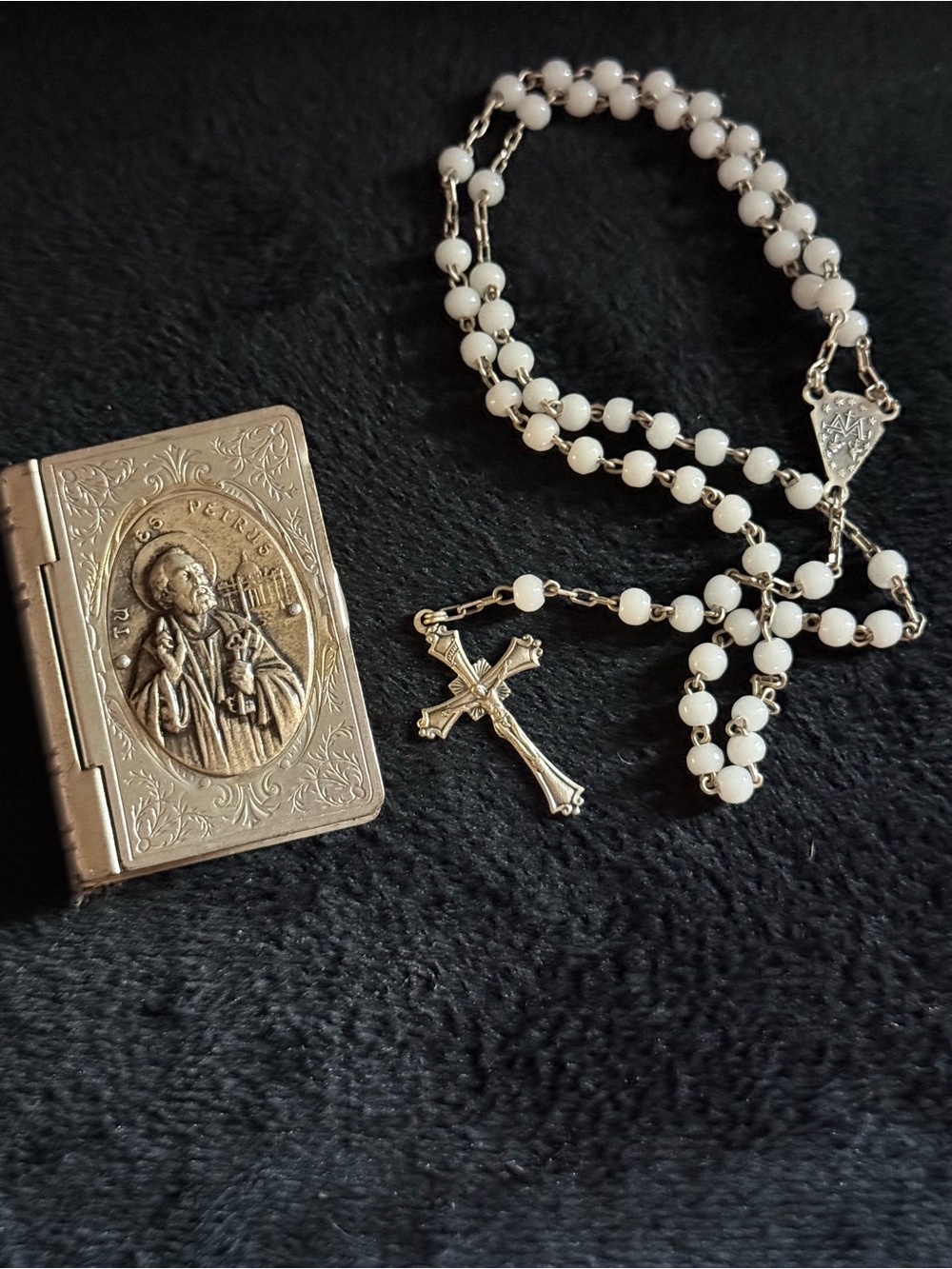 Vintage rosary box with white beaded rosary